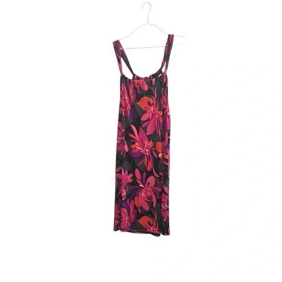 Trina by Trina Turk
Juju Halter Knit Dress
Dark Pink - S, New with Tags - Picture 3 of 9